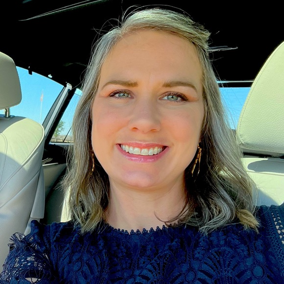 Meet your Posher, Anna - Picture 2 of 3